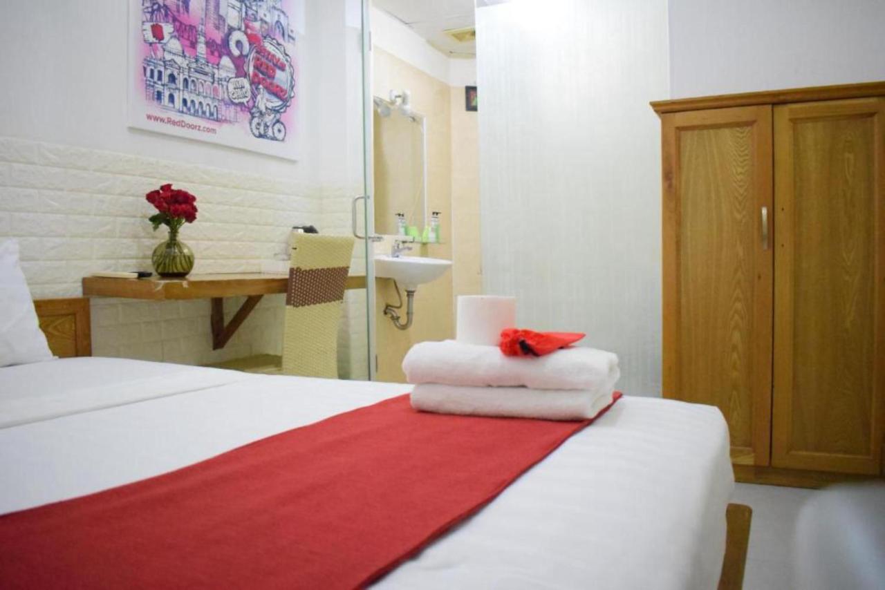 Reddoorz Marieline 2 Hotel Хошимін Екстер'єр фото