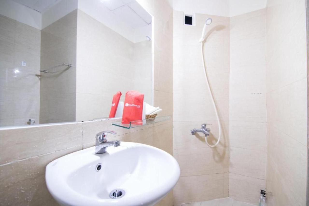 Reddoorz Marieline 2 Hotel Хошимін Екстер'єр фото